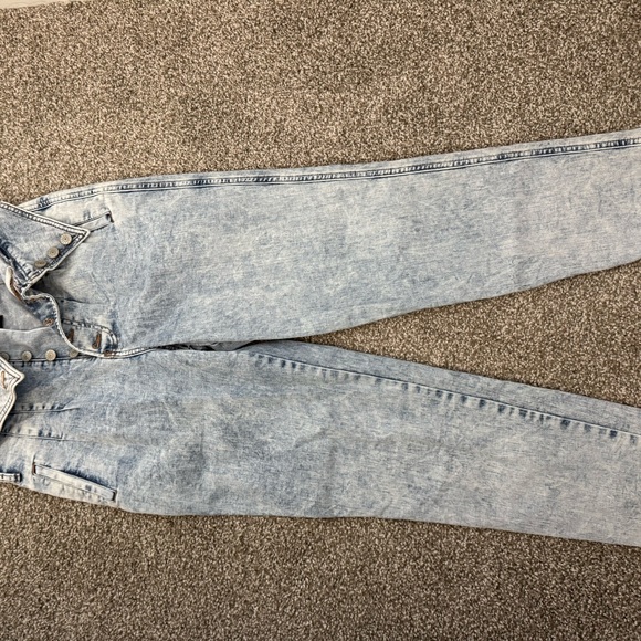 Light Wash Women's Jeans - Picture 1 of 5